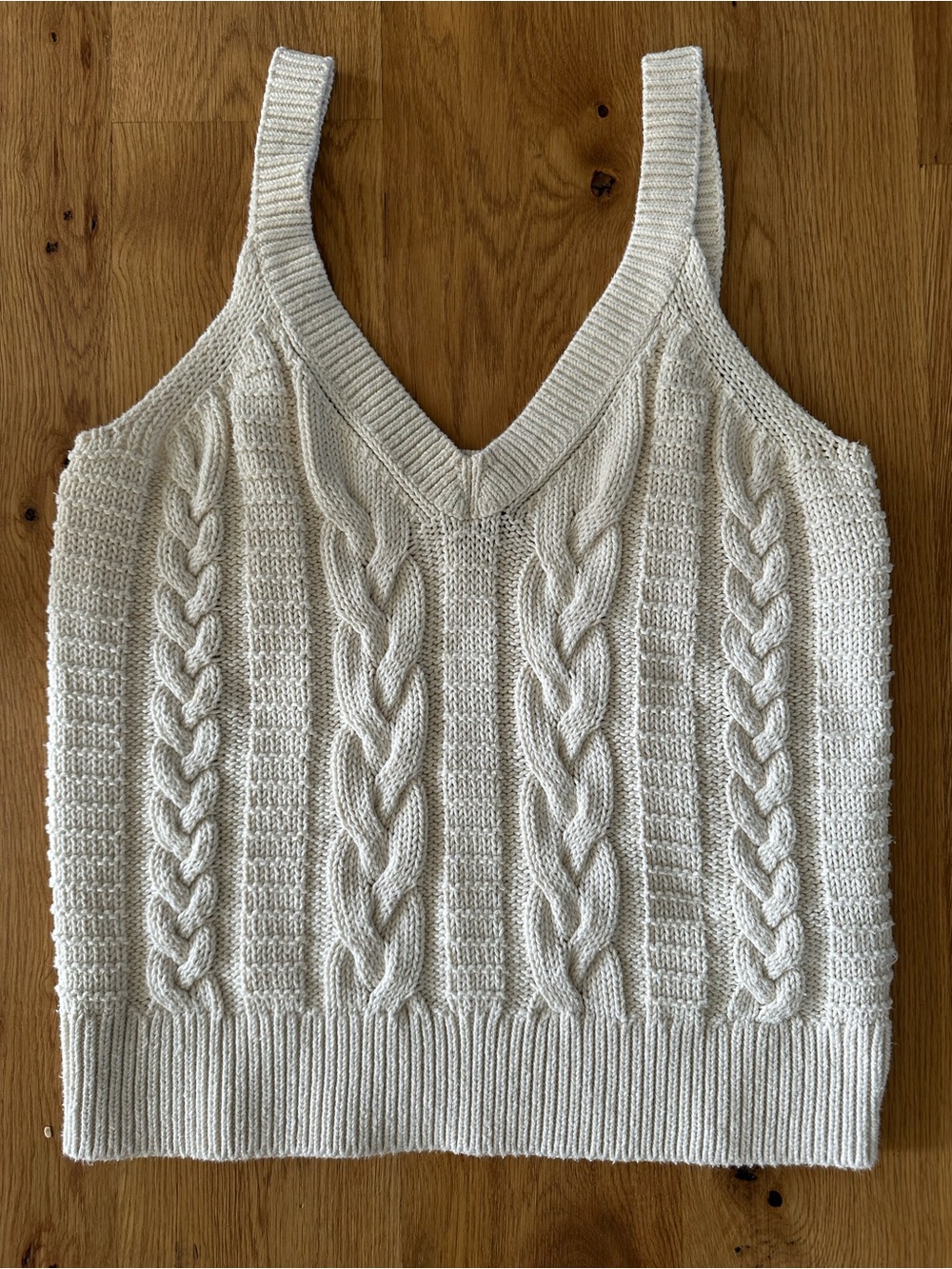 Banana Republic Cream Cable Knit V-Neck Sweater Tank